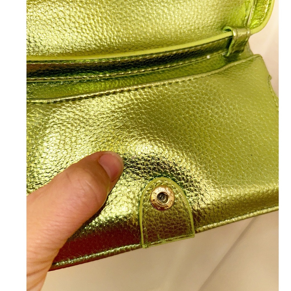 DISNEY x DANIELLE NICOLE Tinkerbell Crossbody Phone-Wallet bag in Metall… - Picture 6 of 13